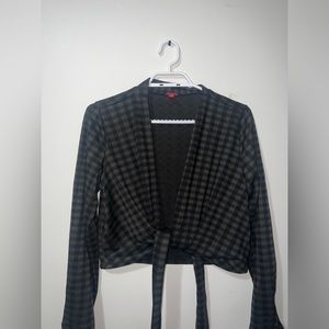 Never wore. It is tight on me:(